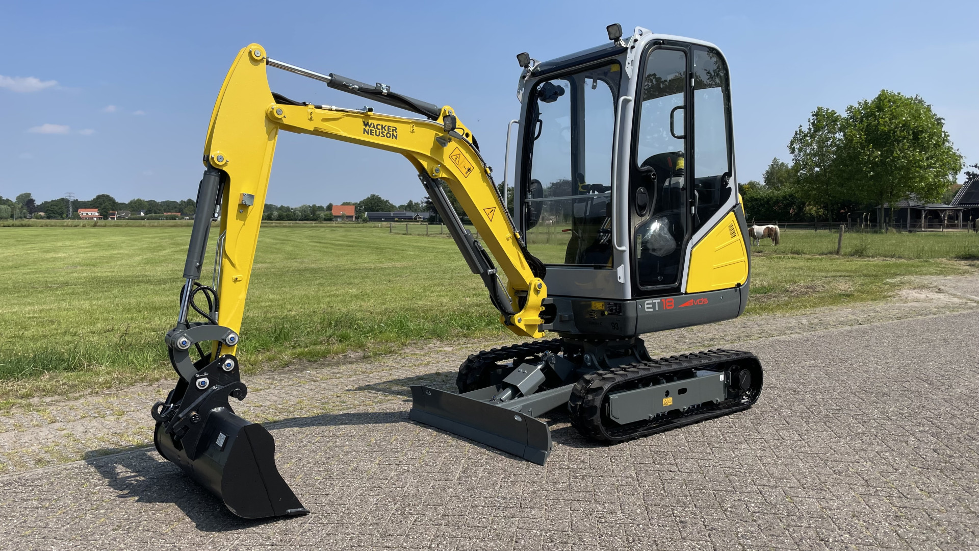 Mini bager Wacker Neuson ET18 - Image 3