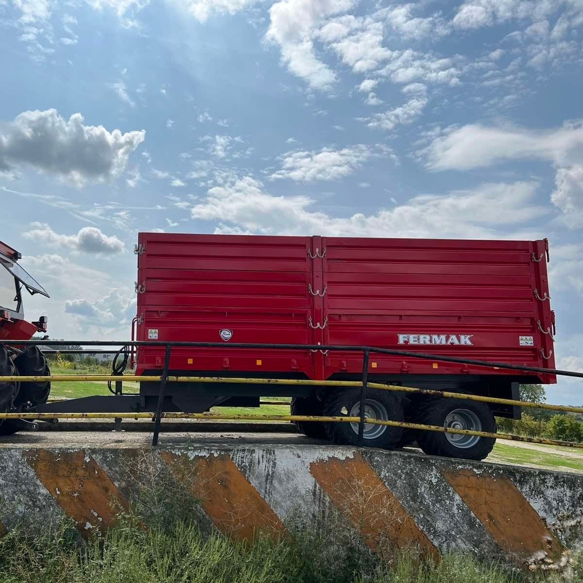 Приколка FERMAK Tandem-Monocoque 10 тонска со хидраулични сопирачки - Image 2